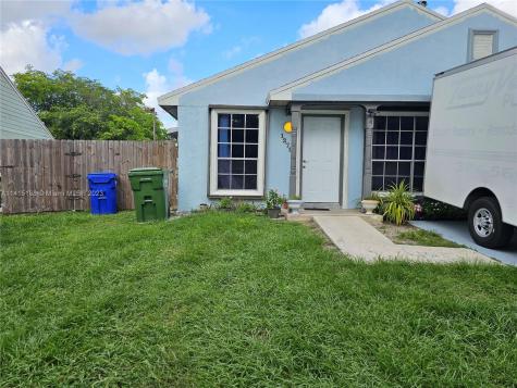 1271 SW 85th Terrace Pembroke Pines FL 33025