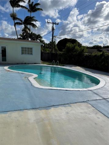 19720 Lenaire Drive Cutler Bay FL 33157