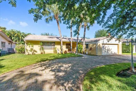 15321 Turnbull Drive Miami Lakes FL 33014