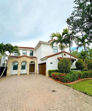 1001 NW 99th Court Miami FL 33172
