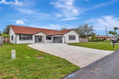 6410 Olde Moat Way Davie FL 33331