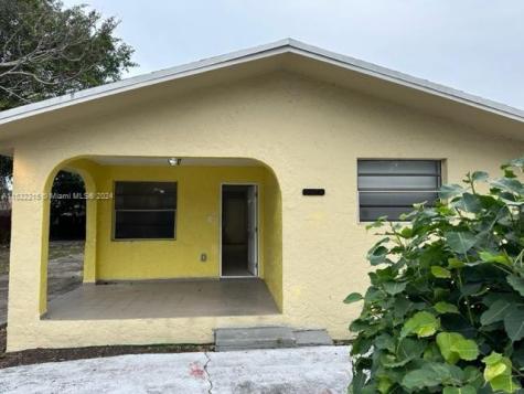 2479 NW 93rd Street Miami FL 33147