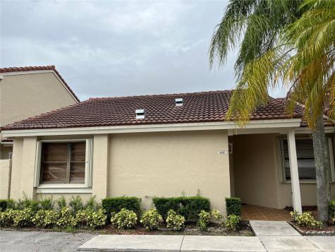 6547 NW 170th Terrace Hialeah FL 33015