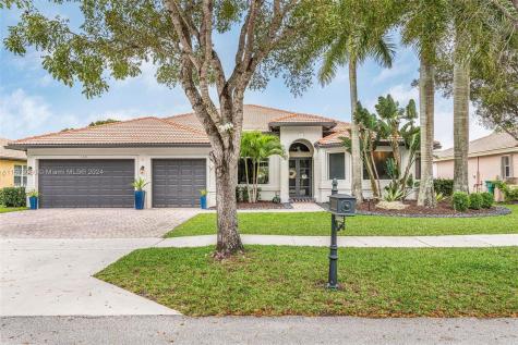 5086 Waters Edge Way Cooper City FL 33330