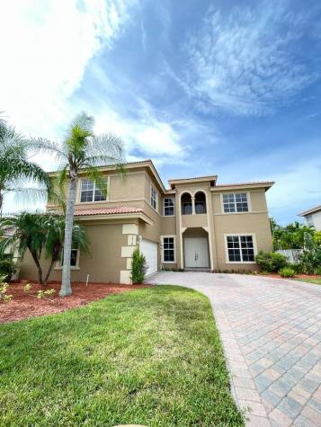 1814 SW Newport Isles Boulevard Port St. Lucie FL 34953