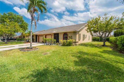 9668 NW 76th Court Tamarac FL 33321