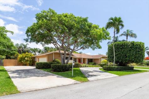 8395 SW 158th Street Palmetto Bay FL 33157