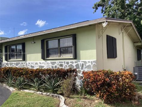 15 NE 193rd Terrace Miami FL 33179