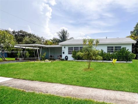 205 S 57th Terrace Hollywood FL 33023