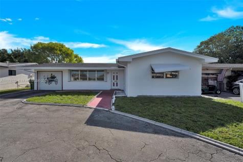 1141 NW 84th Terrace Pembroke Pines FL 33024