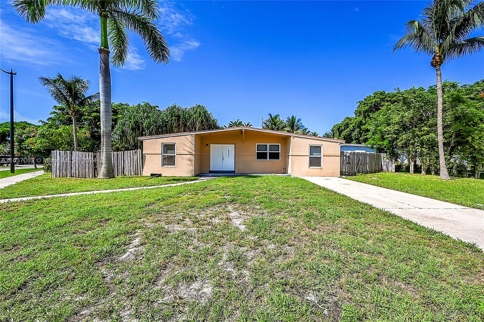 4391 NE 15th Terrace Pompano Beach FL 33064