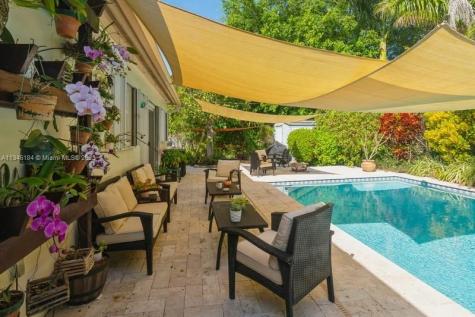 9241 SW 183rd Terrace Palmetto Bay FL 33157