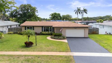 5520 SW 7th Street Plantation FL 33317