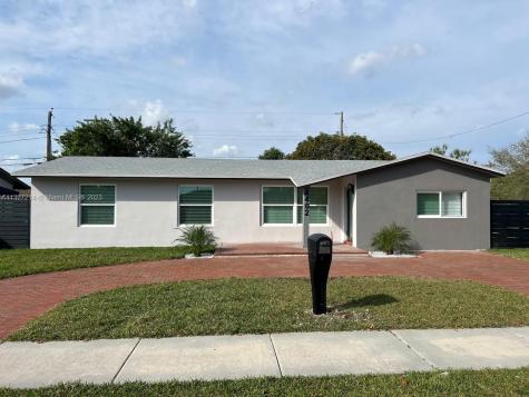 4402 SW 89th Court Miami FL 33165