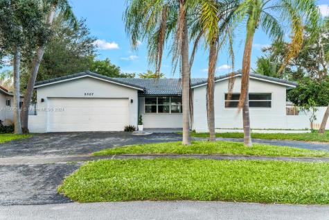 5307 Cleveland Street Hollywood FL 33021