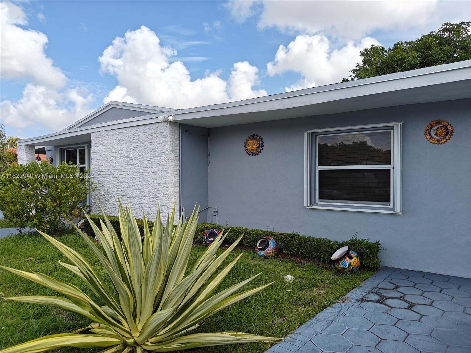 1260 W 62nd Street Hialeah FL 33012