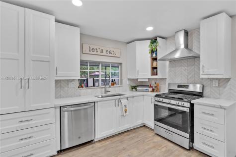8590 NW 10th Street Pembroke Pines FL 33024