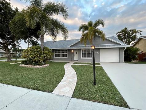 8297 Blue Cypress Drive Lake Worth FL 33467