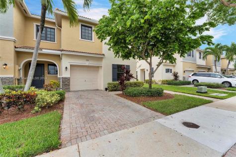 434 NE 194th Terrace Miami FL 33179