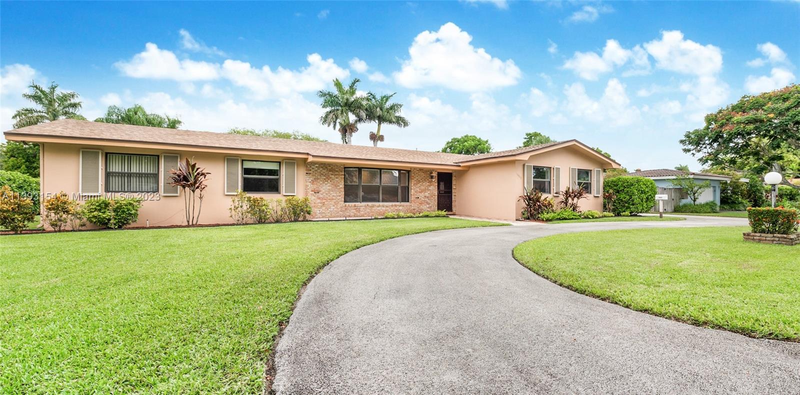 16842 SW 86th Avenue Palmetto Bay FL 33157