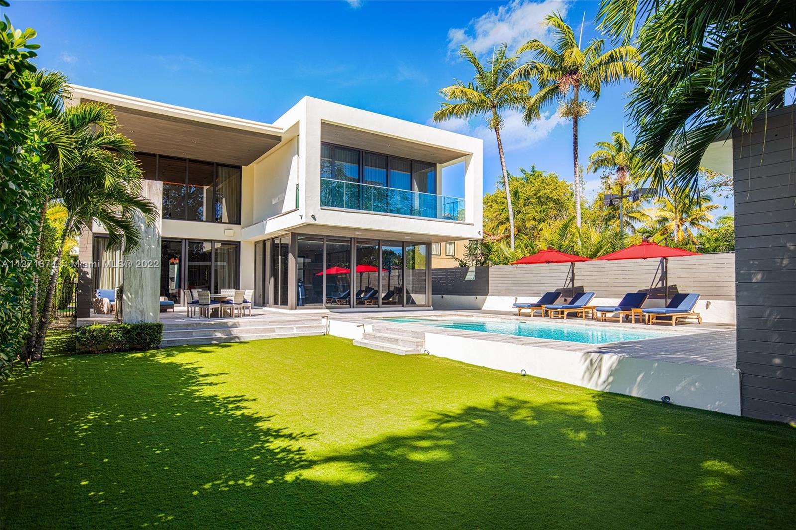 5061 N Bay Road Miami Beach FL 33140