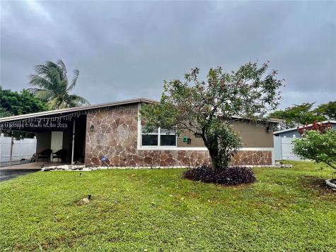 6641 SW 7th Street Pembroke Pines FL 33023