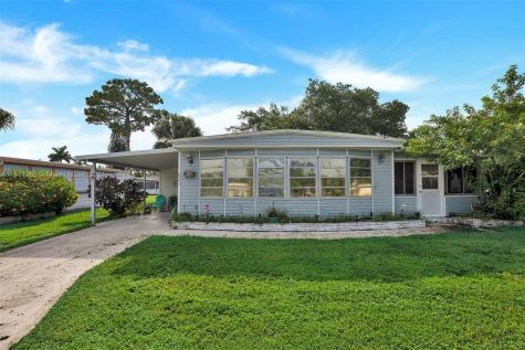 6200 Holly Lane Lake Worth FL 33462