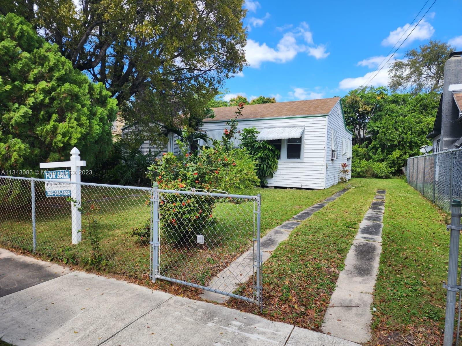 3673 SW 15th Street Miami FL 33145