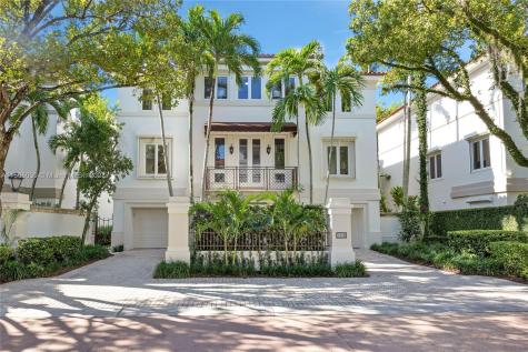3518 Bayshore Villas Drive Miami FL 33133