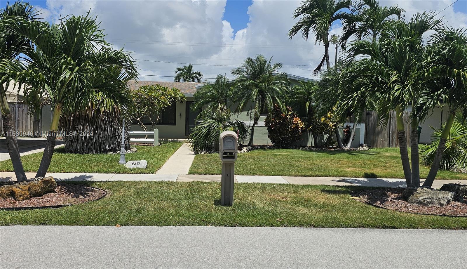 9371 Nassau Drive Cutler Bay FL 33189