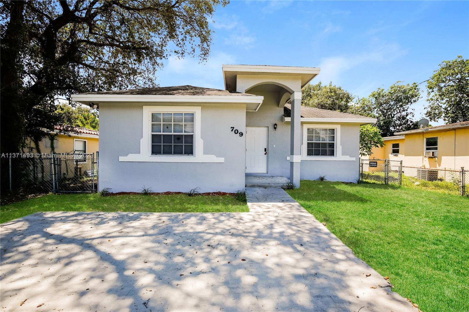 709 SW 1st Street Hallandale Beach FL 33009