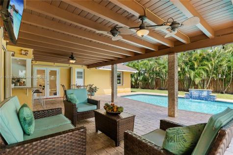 9473 NW 11th Street Plantation FL 33322