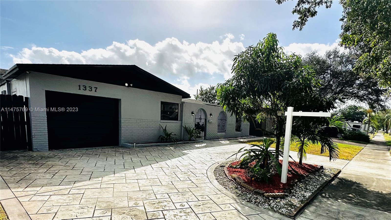 1337 N 74th Terrace Hollywood FL 33024