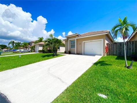 8717 SW 213th Terrace Cutler Bay FL 33189