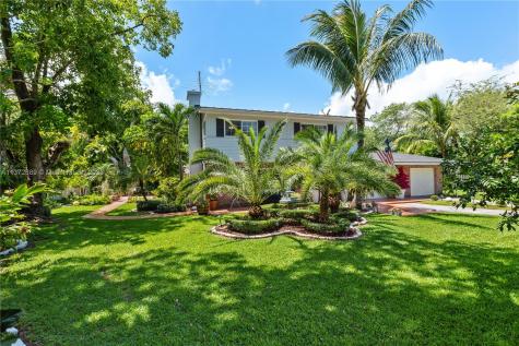 12460 SW 69th Court Pinecrest FL 33156