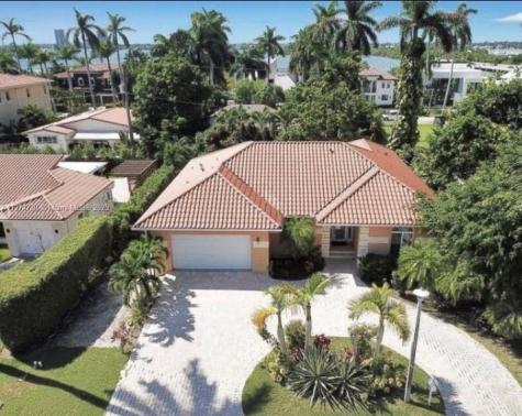 7720 Center Bay Drive North Bay Village FL 33141