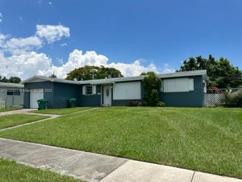 19721 Holiday Road Cutler Bay FL 33157