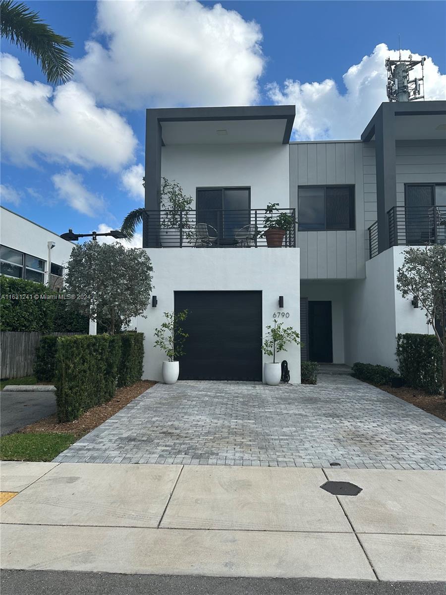 6790 SW 80th Street Miami FL 33143