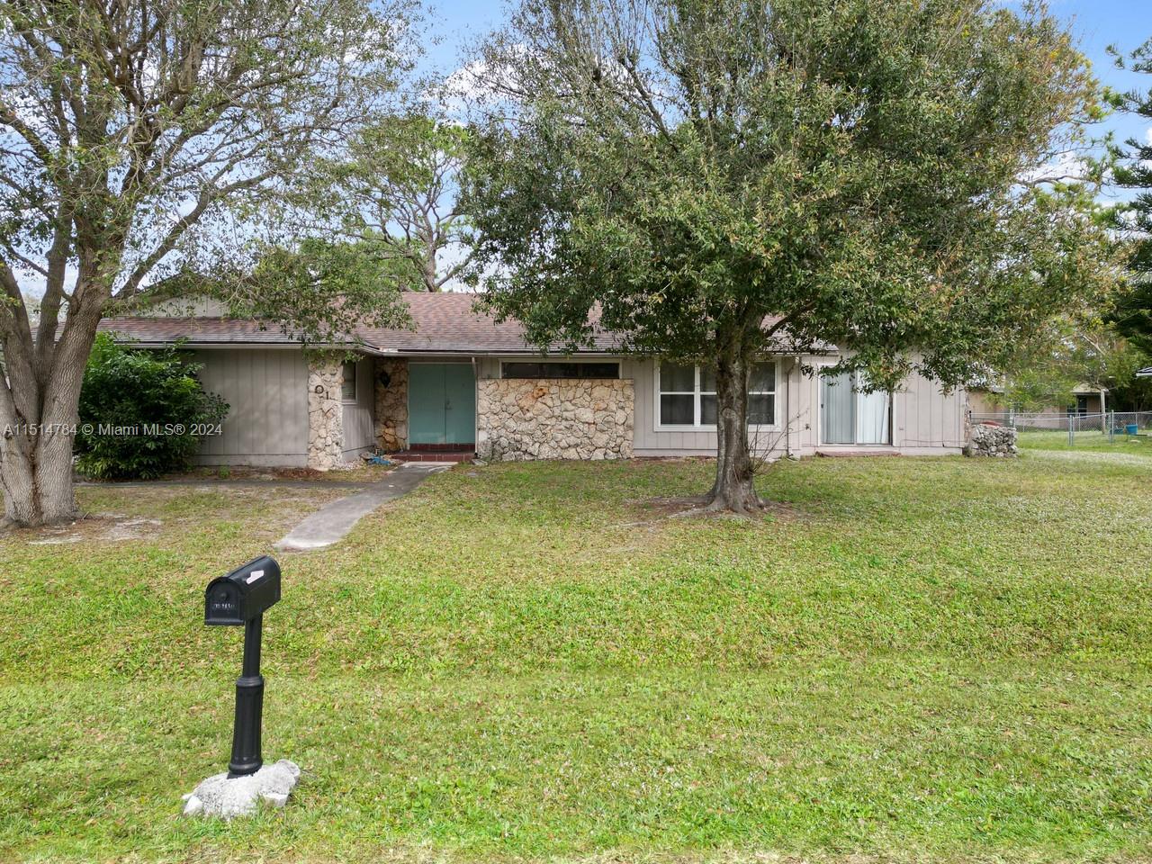 601 SE Penn Avenue Port St. Lucie FL 34984