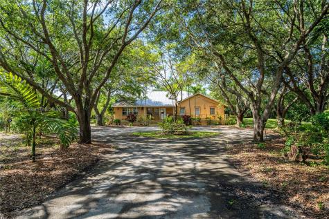 22390 SW 262nd Street Homestead FL 33031