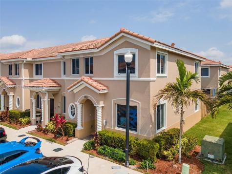 1057 SE 23rd Terrace Homestead FL 33035