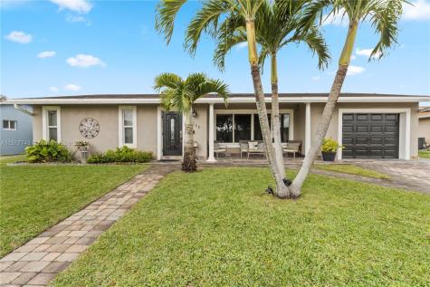 9451 NW 8th Street Pembroke Pines FL 33024