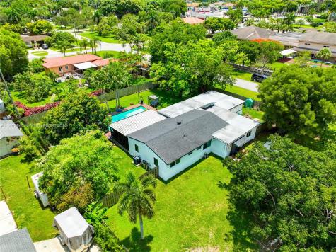 76 NE 17th Street Homestead FL 33030