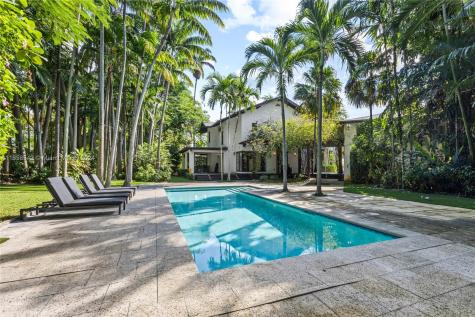 900 NW 7th Street Road Miami FL 33136