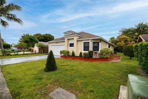 7433 SW 12th Court North Lauderdale FL 33068