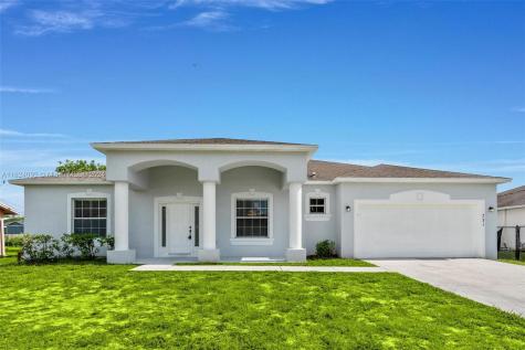 731 NW Treemont Avenue Port St. Lucie FL 34983