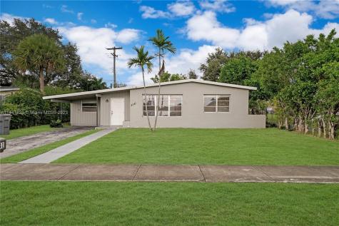4141 SW 39th Street West Park FL 33023