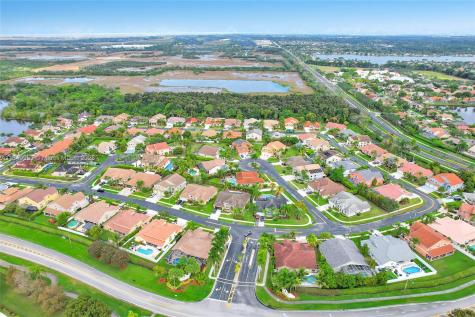 935 NW 197th Terrace Pembroke Pines FL 33029