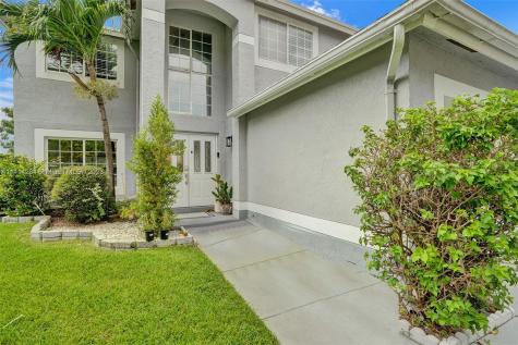 1020 SW 88th Way Pembroke Pines FL 33025