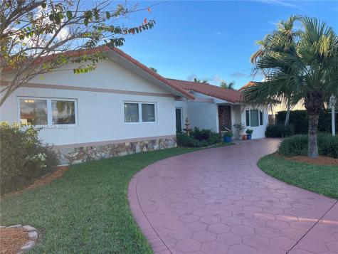 434 SW 98th Place Miami FL 33174